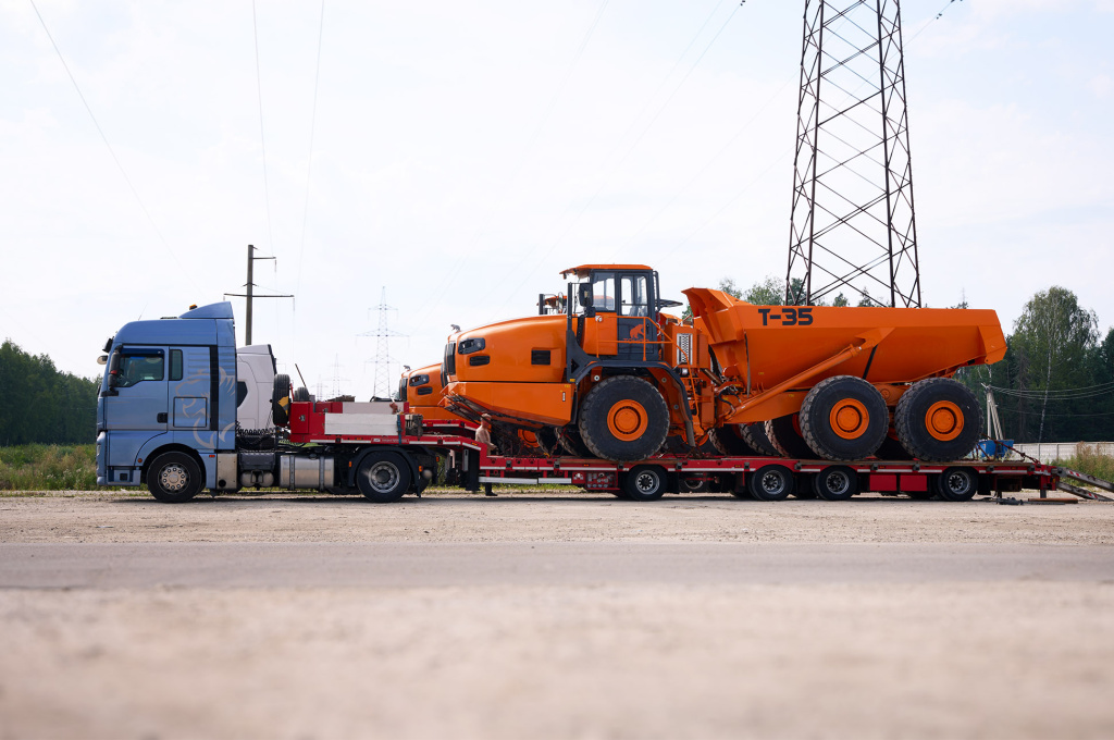 Отгрузка самосвалов Тонар Т-35 